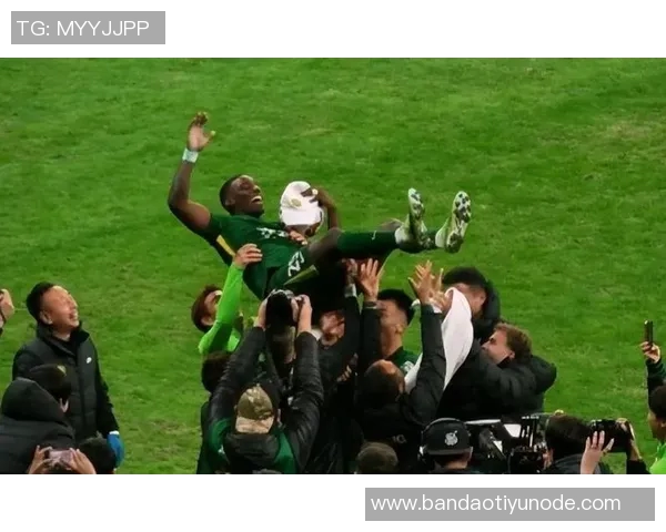 法比奥逆袭成中超金靴赛后感动落泪展现真情与坚持 法比奥逆袭成中超金靴赛后感动落泪展现真情与坚持