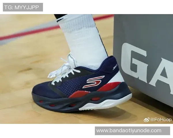 斯凯奇新宣传片曝光恩比德穿新鞋款或暗示签名鞋即将发布 斯凯奇新宣传片曝光恩比德穿新鞋款或暗示签名鞋即将发布