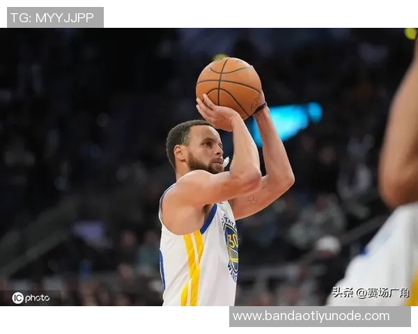 库里谈伤情：血痕源于对湖人比赛实际情况并不严重