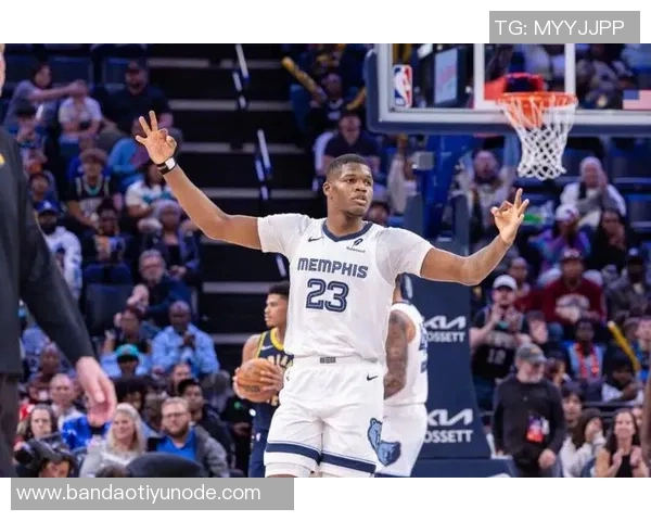 菜鸟落选秀加西亚表现抢眼贡献12分5板6助攻科沃德和埃奇库姆联手助力球队胜利