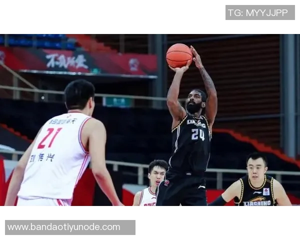 卡梅隆约翰逊上半场状态低迷仅得5分球队需寻找更好进攻节奏